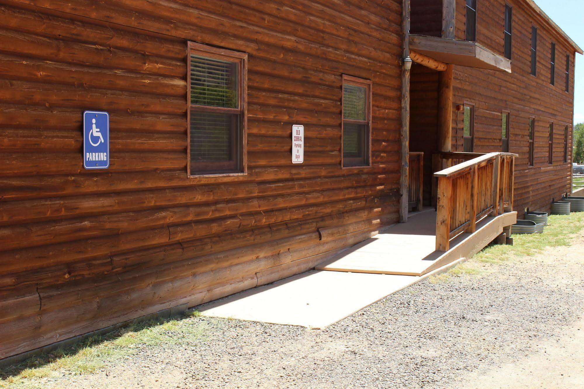 Old Corral Hotel Centennial Exterior foto